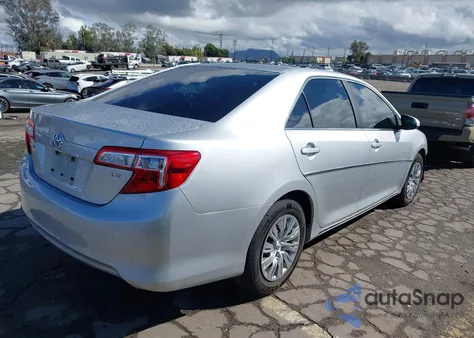 2014 Toyota Camry Le z USA, uszkodzony, nr VIN 4T1BF1FK6EU406107